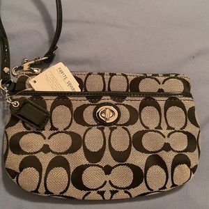 NWT Coach Park Signature Medium Wristlet